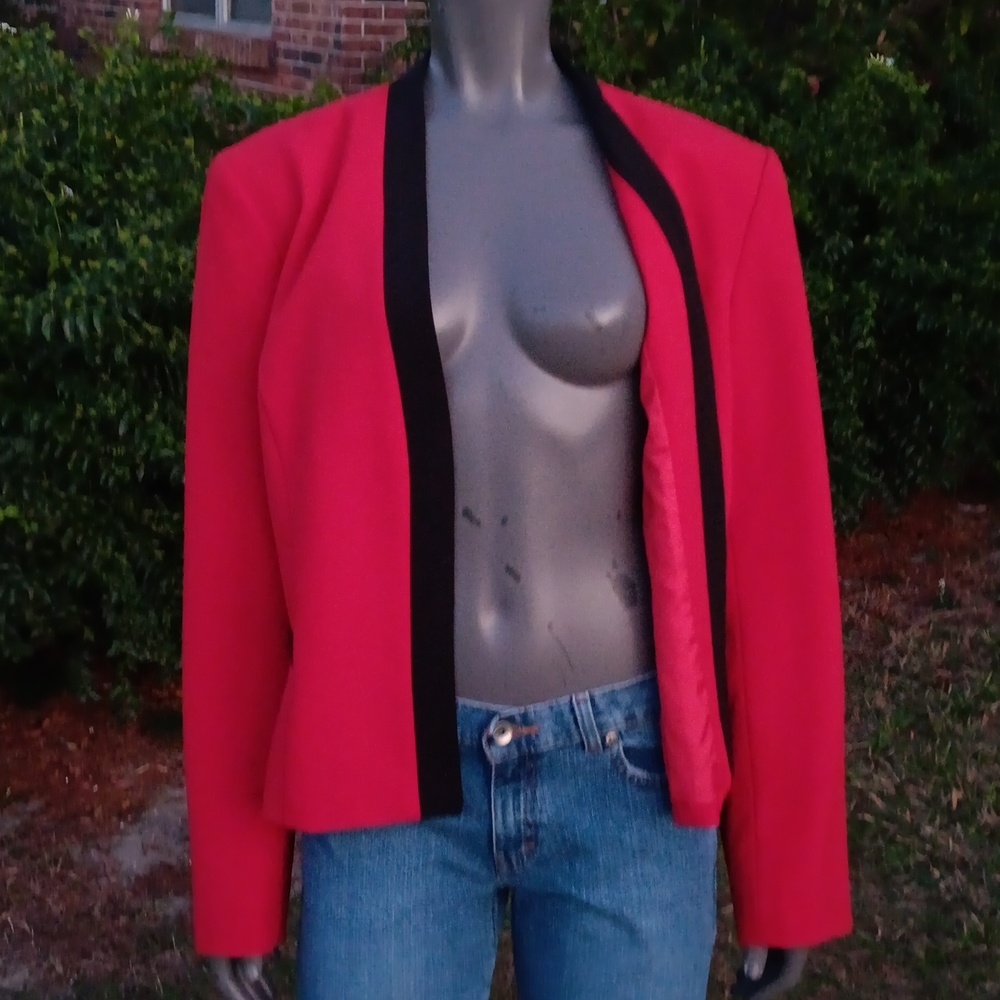 BLACK LABEL by Evan Picone Ladies Beautifully Designed Red Blazer w/ Black Trim - Picture 5 of 16